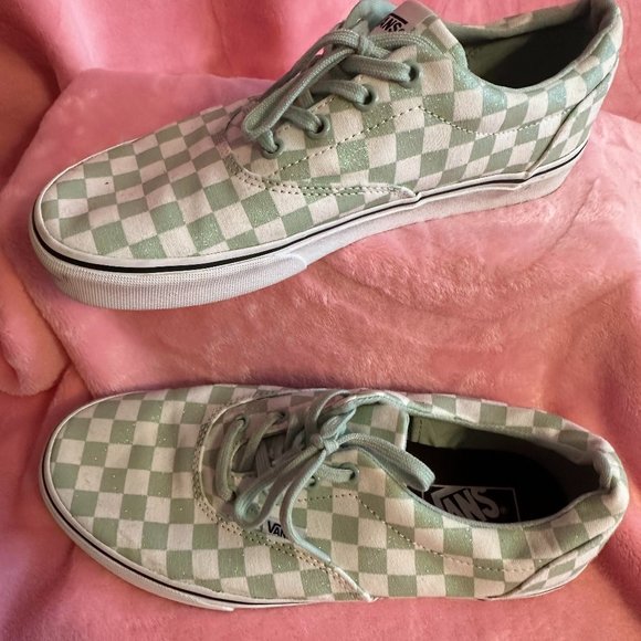 Vans - Picture 1 of 3